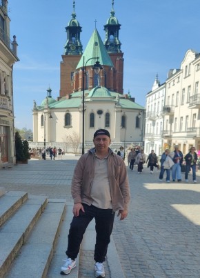 Artur из Wrocław 53 года
