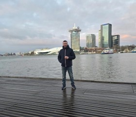 Ahmad, 34, Diemen