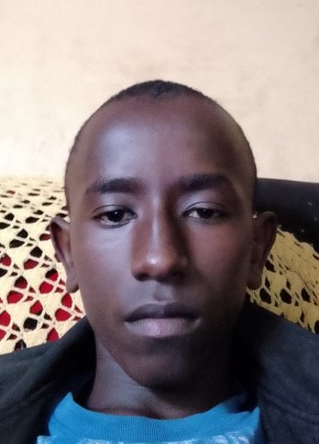 Isaac из Nairobi 18 лет