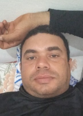 Henrrique из Cícero Dantas 37 лет