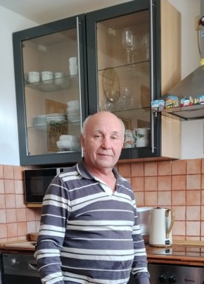 Олег из Chişinău 62 года