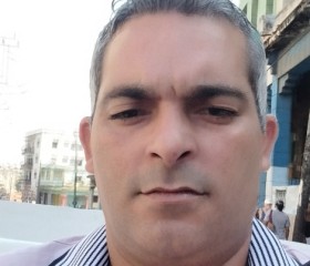 Yordenis, 42, Tapachula