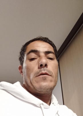 Carlos, 43, République Française, Cogolin