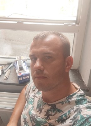 Дмитрий из Luik 34 года