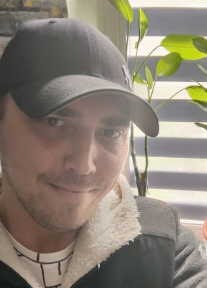 Анатолий из Таганрога 43 года