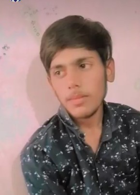 Arman, 18, India, Rānāvāv