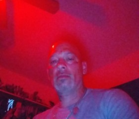 James, 42, Jacksonville (State of Florida)