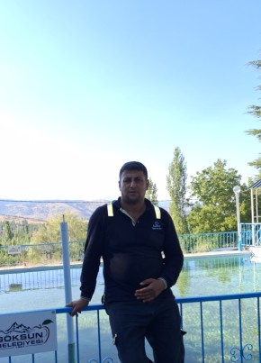 Engin из Höketçe 35 лет