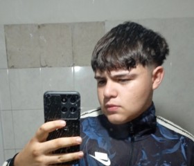 Juan, 18, Quilmes