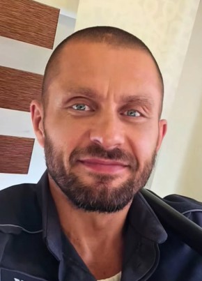 Артем из Ярославли 39 лет
