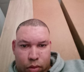 Burton, 38, Cape Town