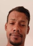 Mois, 34, Port Louis