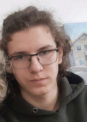 Иван из Павловскаи 18 лет