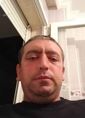Tunay Afacan, 36, Türkiye Cumhuriyeti, İstanbul