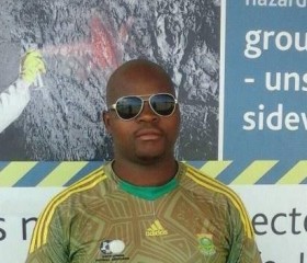 Dumsane, 37, eMbalenhle