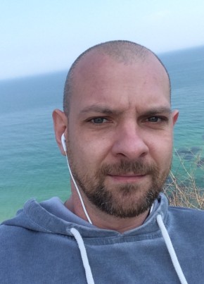 Stanislav, 41, Република България, Варна
