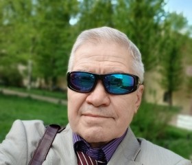 Yuriy, 61, Arezzo