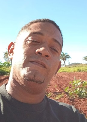 Josué из Goiânia 36 лет