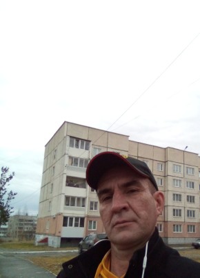 Лев, 45, Россия, Серов