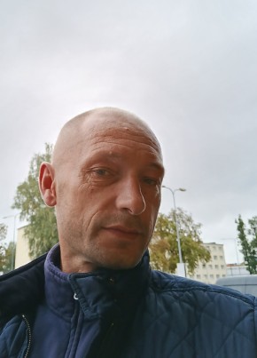 Oleg, 45, République Française, Dourdan