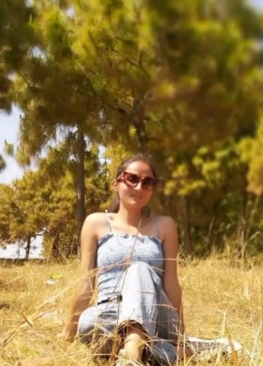 Anu из Butwāl 22 года