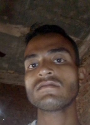 Shakir Ansari, 19, Nepal, Bharatpur