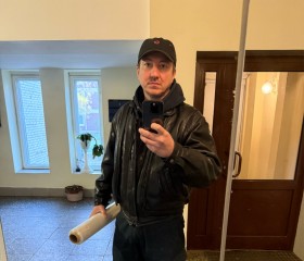 Ivan, 40, Saint Petersburg