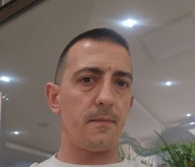 Aleksandar, 39, Belgrade