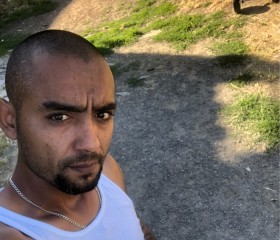 Róbert, 33, Fil akovo