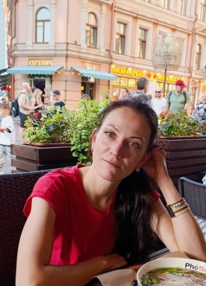 Анна из Троицк (Московской обл.) 41 год