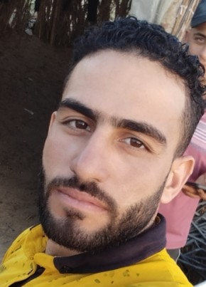 صقر из الأقصر 21 год