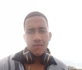 Javier, 18, Mariel