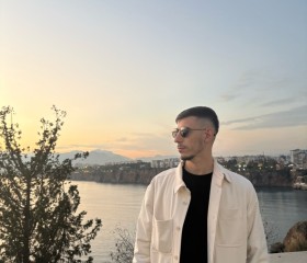 Batuhan Serhat, 24, Cairo