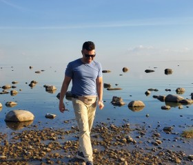 Ivan, 41, Saint Petersburg