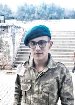 Halil ibrahim ba, 21, Türkiye Cumhuriyeti, Büyükada