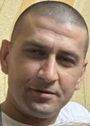 Максим из Астрахани 41 год