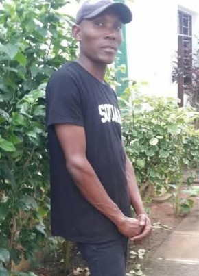 African из Mombasa 38 лет