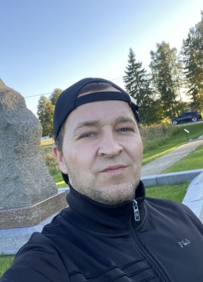 Сергей из Гагарина 42 года