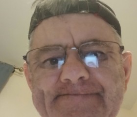 Jussy, 58, Welwyn Garden City