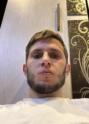 Нейтан из Харабали 21 год