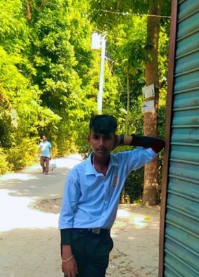 Un Lock, 19, বাংলাদেশ, বদরগঞ্জ
