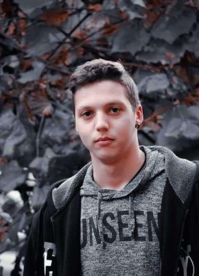Florin, 20, Romania, Iași
