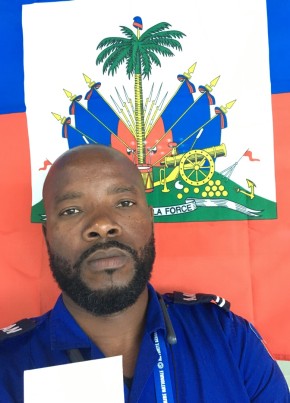 Edner Ficien, 44, Repiblik d Ayiti, Pòtoprens