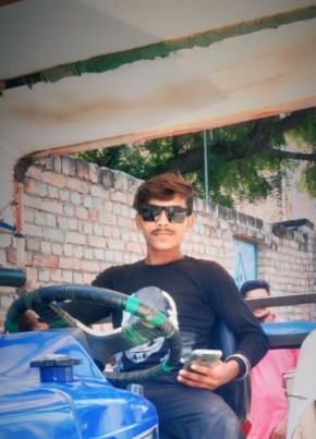 Vivek, 18, India, Delhi