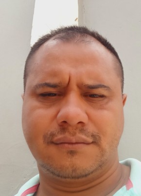Walter Alexander из Tegucigalpa 46 лет