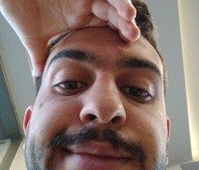احمد, 22, Paris