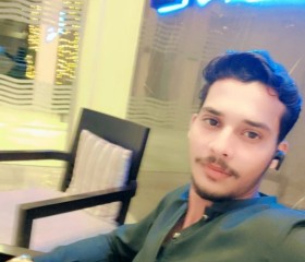 Ali, 18, Muscat