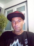 RobertSantos, 43, San Juan