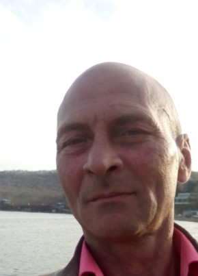 Александр из Артема 56 лет