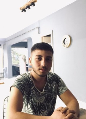 Eren Dogan, 19, Türkiye Cumhuriyeti, Ankara